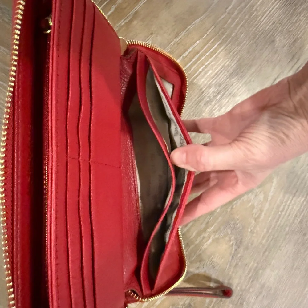 Michael‎ Kors Jet Set Travel Red Leather Zip Around Wristlet Wallet